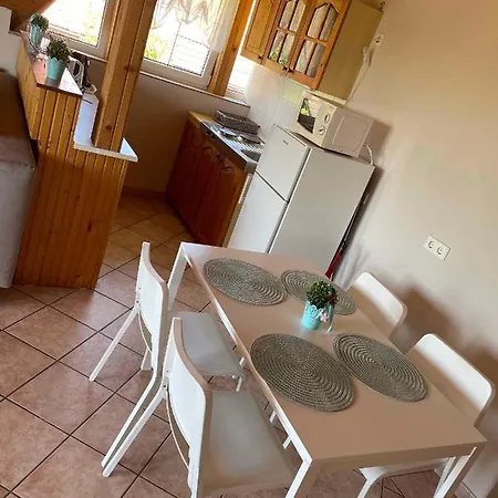 Apartman In Gyenesdias/balaton 39946 *